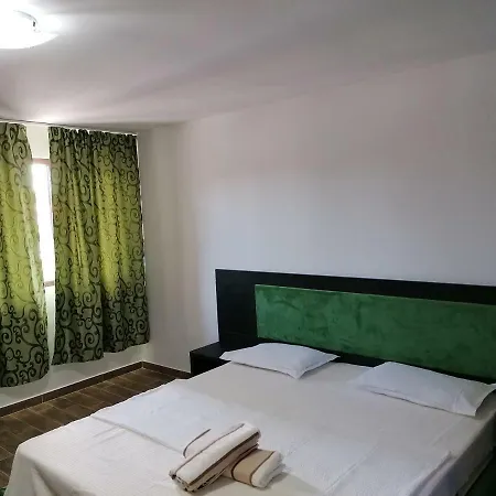 Casa Mafy Pensión *